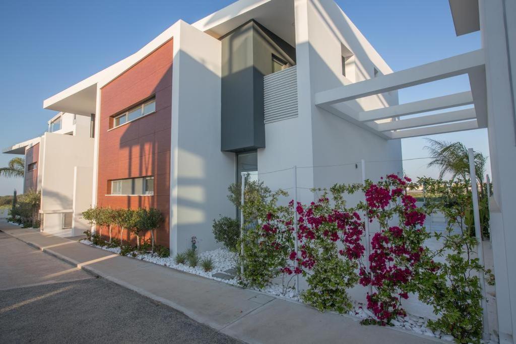 The White H Villa, Protaras, Fresh And Peaceful Paralimni Exteriör bild